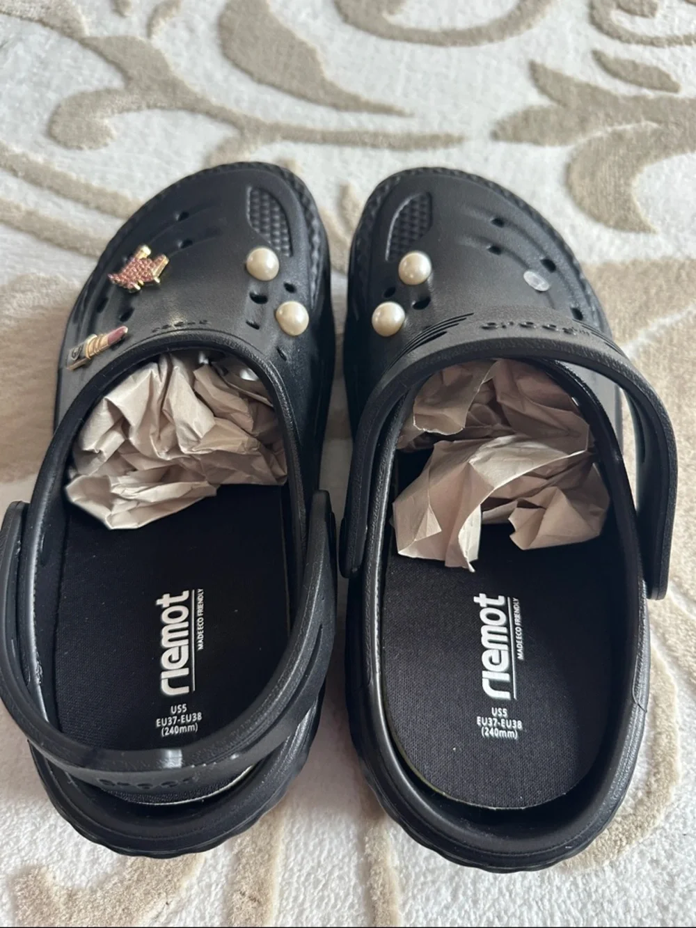 CROCS comfortable black